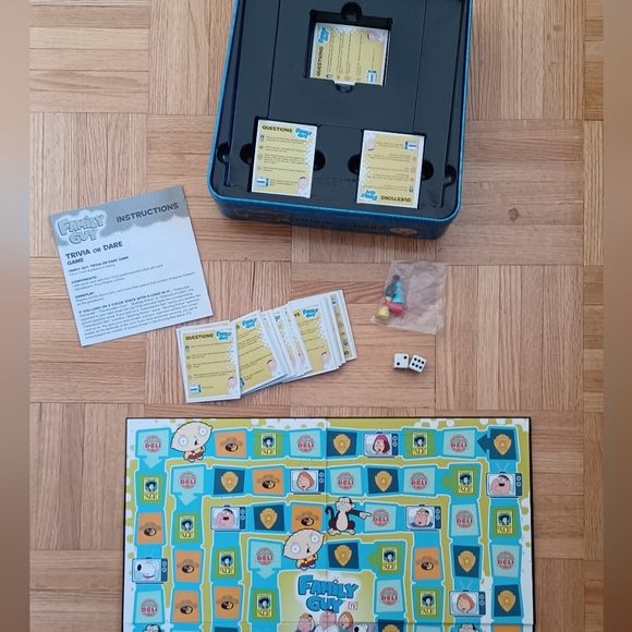 Family Guy Trivia or Dare - LIKE NEW - Picture 3 of 3